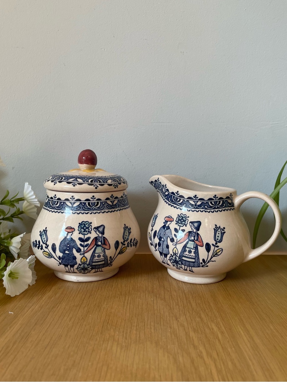 Vintage Johnson Brothers Hearts & Flowers Ironstone Creamer & Sugar Bowl England